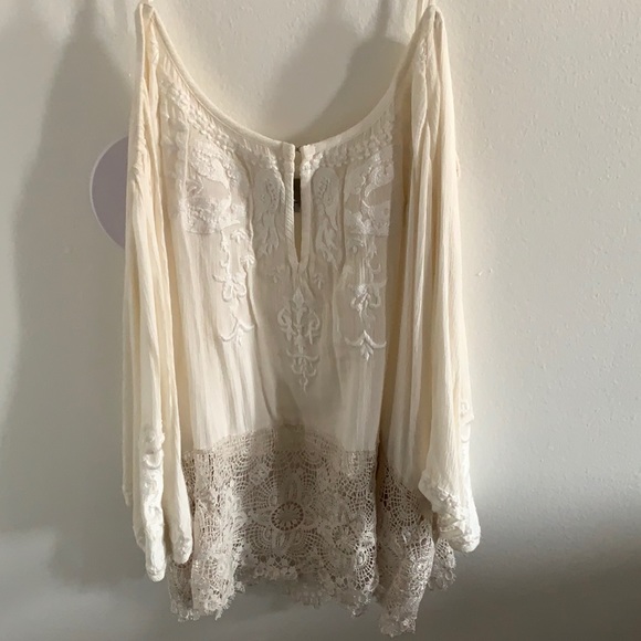 Urban Outfitters Tops - Rare find urban outfitters! ❤️🥰